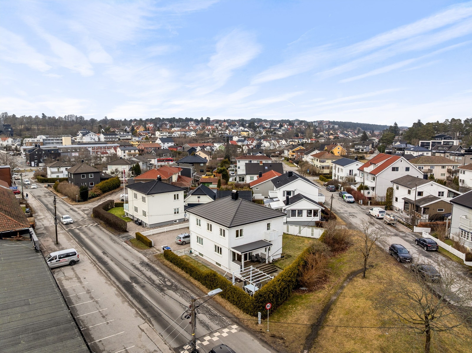 Hassingveien 33 presenteres av Per-Espen Omberg i Krogsveen. Galleribilde