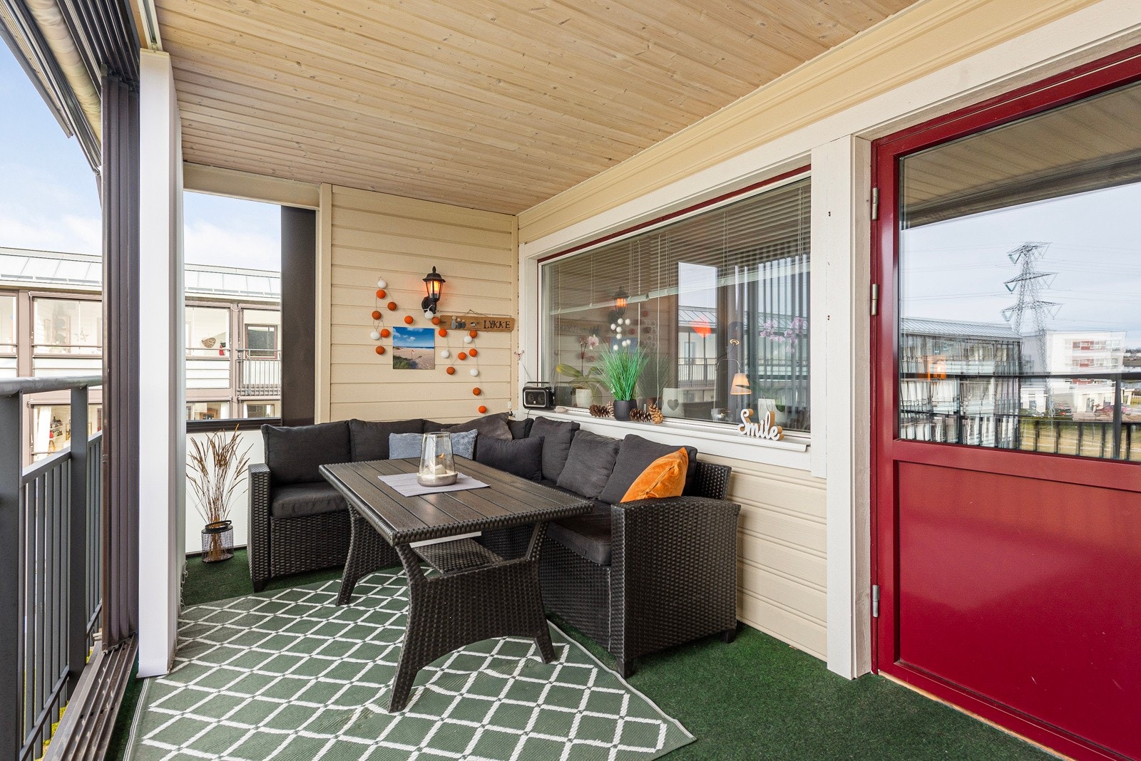 Innglasset balkong på 21 kvm. Galleribilde