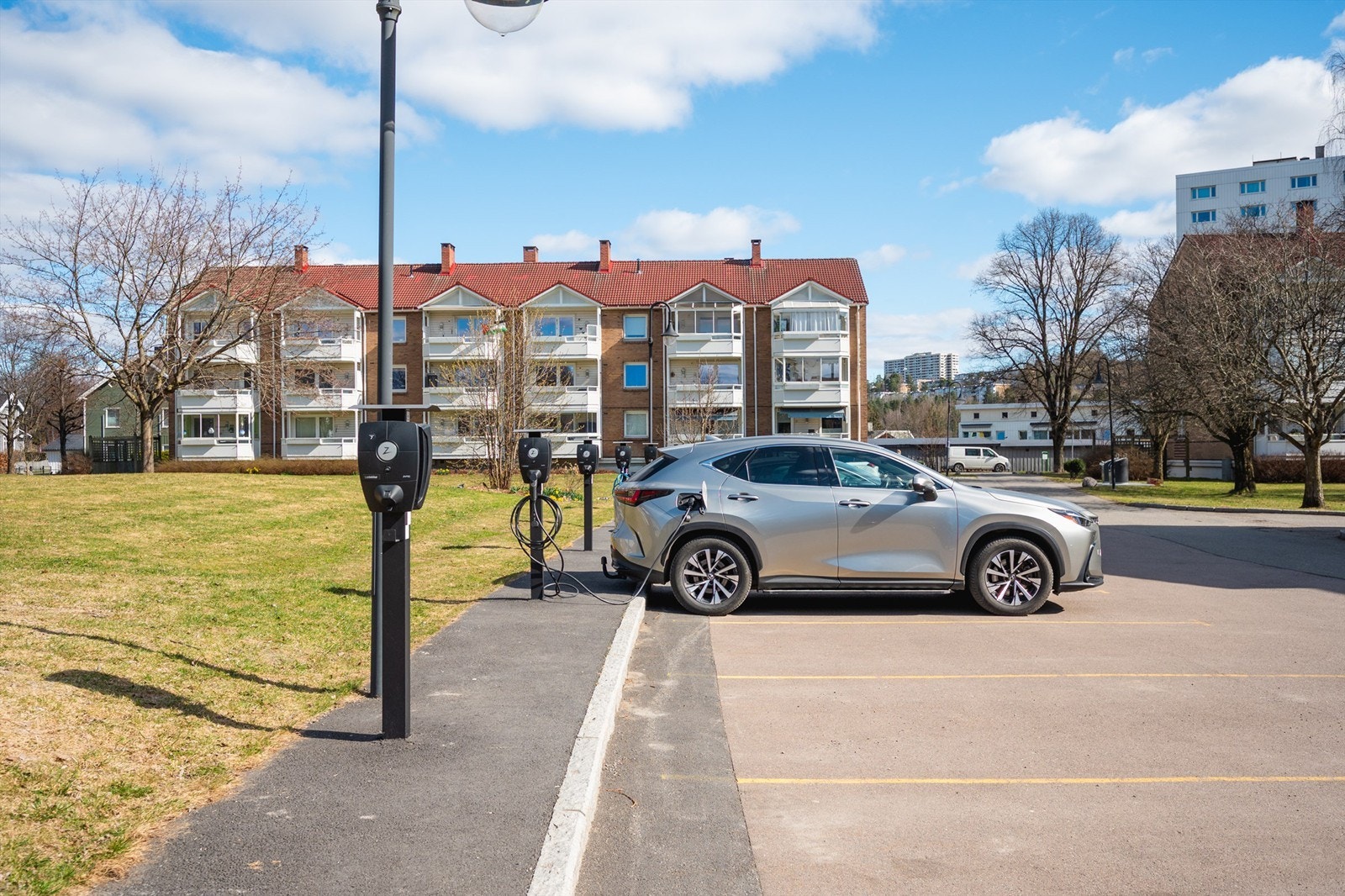 Borettslaget leier ut parkeringsplasser etter venteliste. Galleribilde