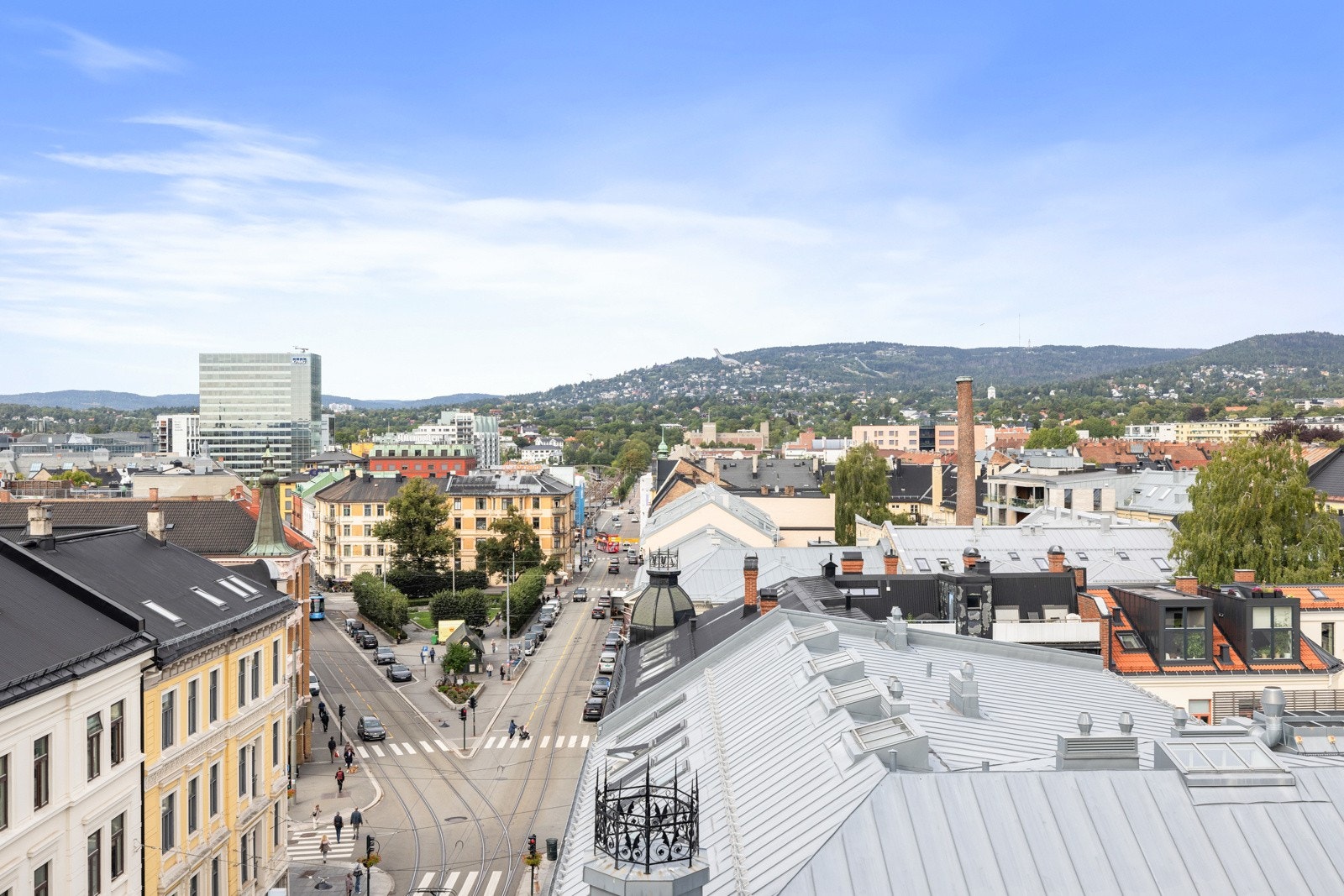 Innbydende utsikt over Oslo fra takterrassen. Galleribilde