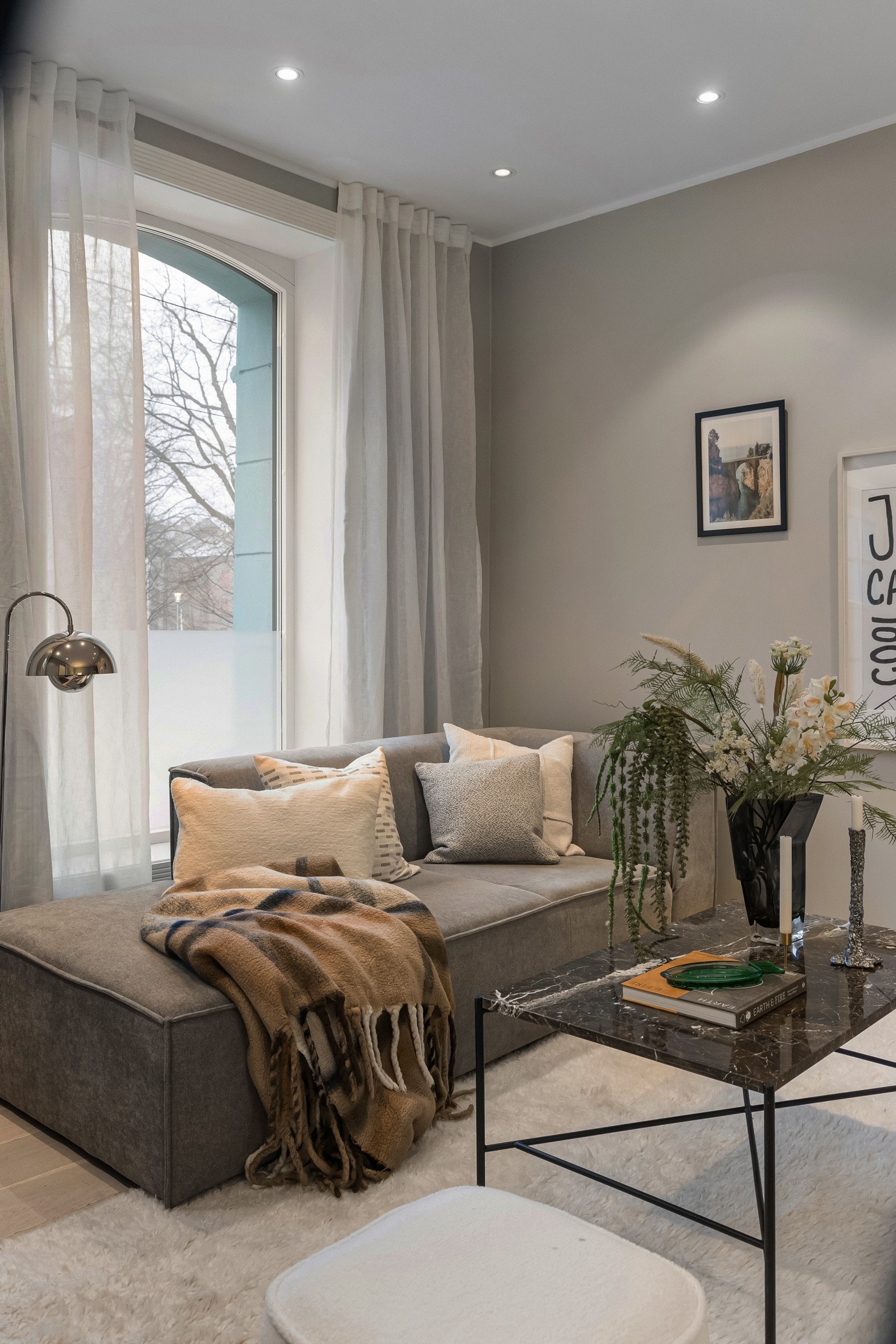 Videre holder leiligheten en gjennomgående god standard - her kan du flytte rett inn! Galleribilde