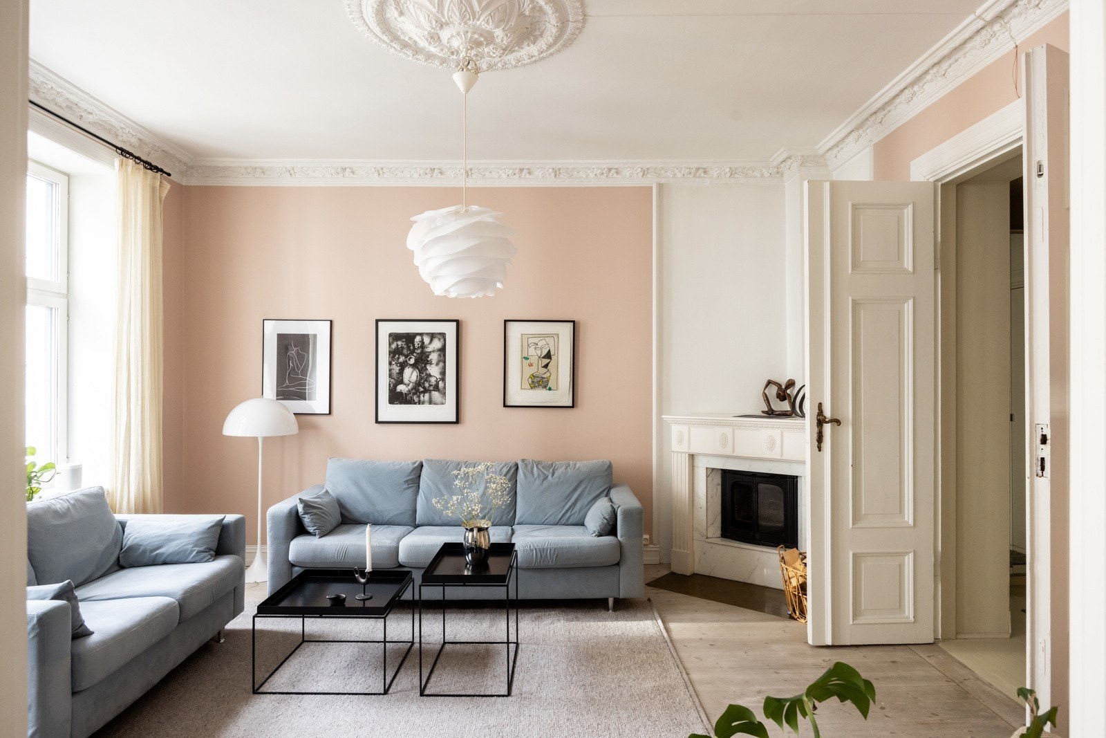 Vakker rosett og stukkatur. Galleribilde