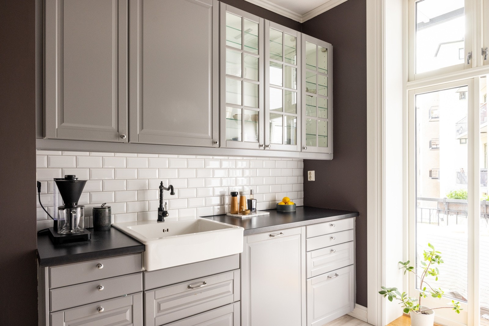 Lekker porselensservant og pene fliser. Galleribilde