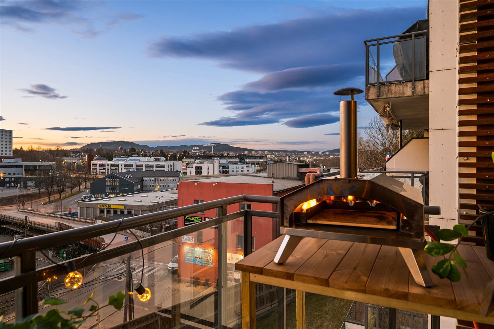 Balkongen har gassuttak - ideelt for grillentusiaster! Galleribilde