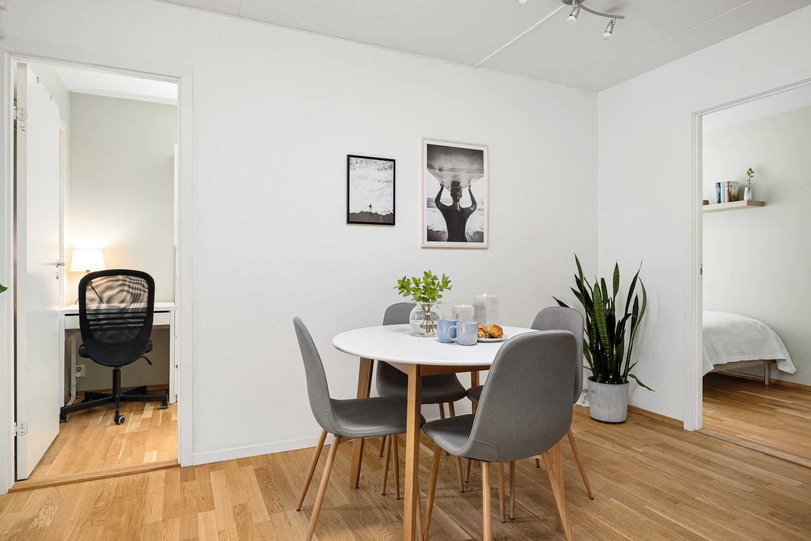 Plass til spisebord ved kjøkken Galleribilde