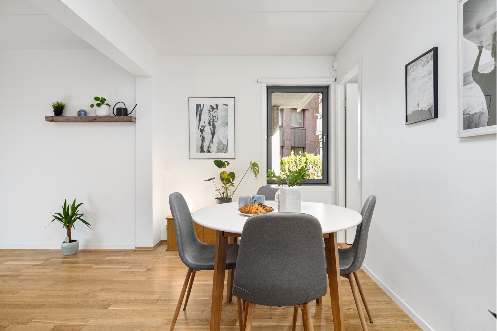 Parkett på gulv og malte overflater Galleribilde