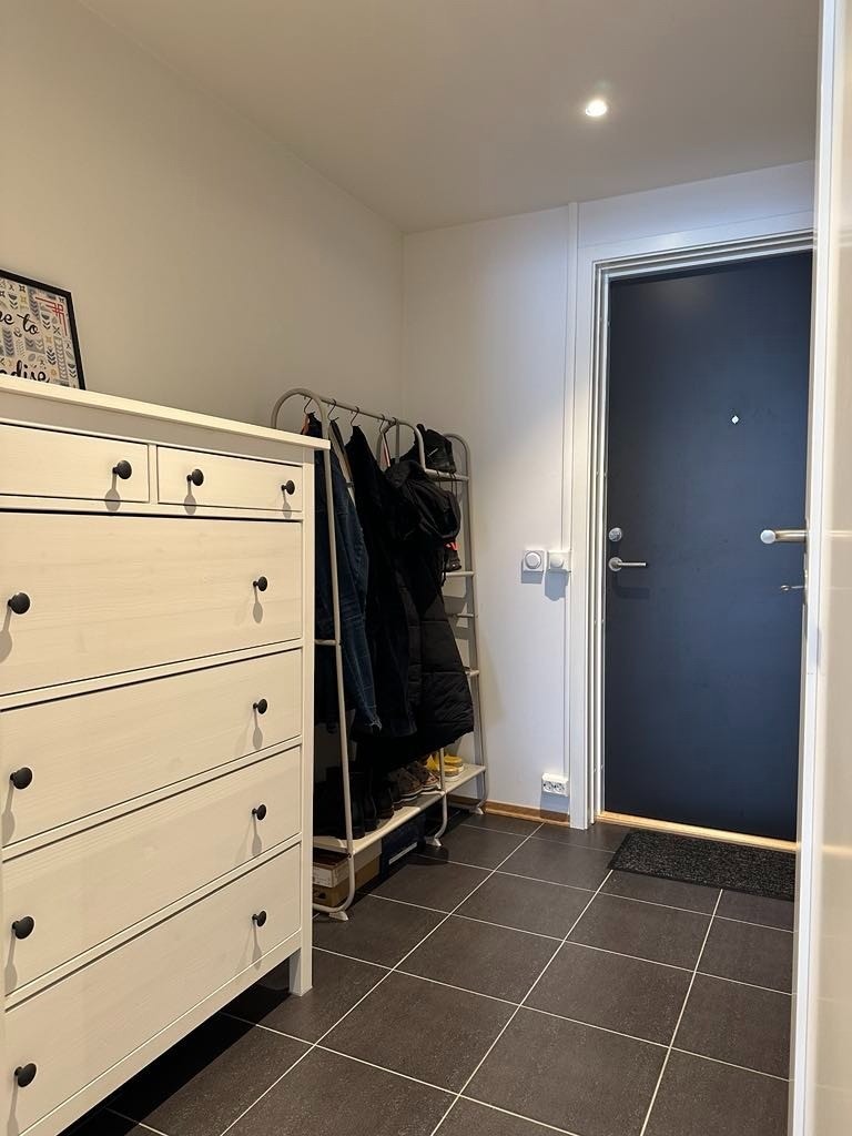 Gang/entre med flislagt gulv med varme. Galleribilde
