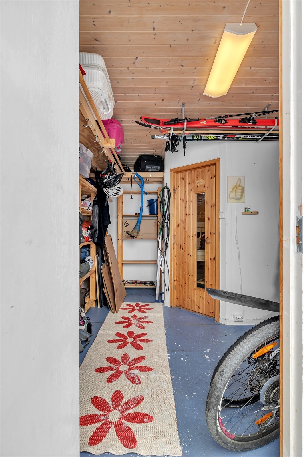 Sportsbod med mye lagring Galleribilde