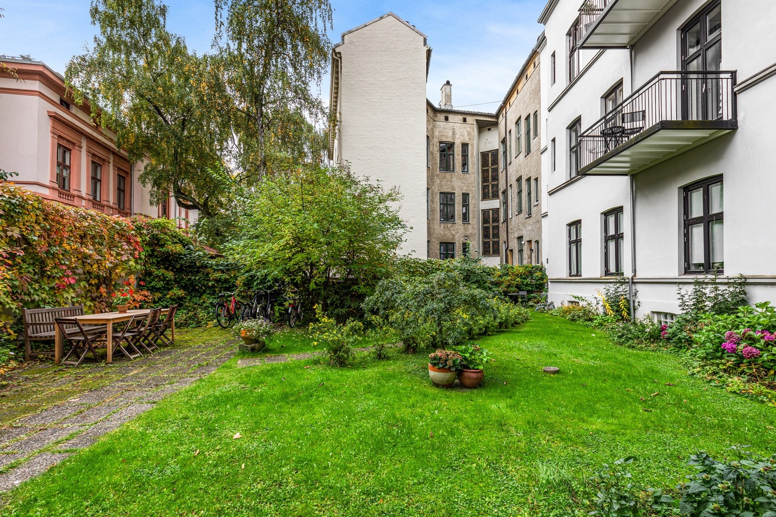 Uteområdene holdes godt ved like av styret og vaktmester Galleribilde