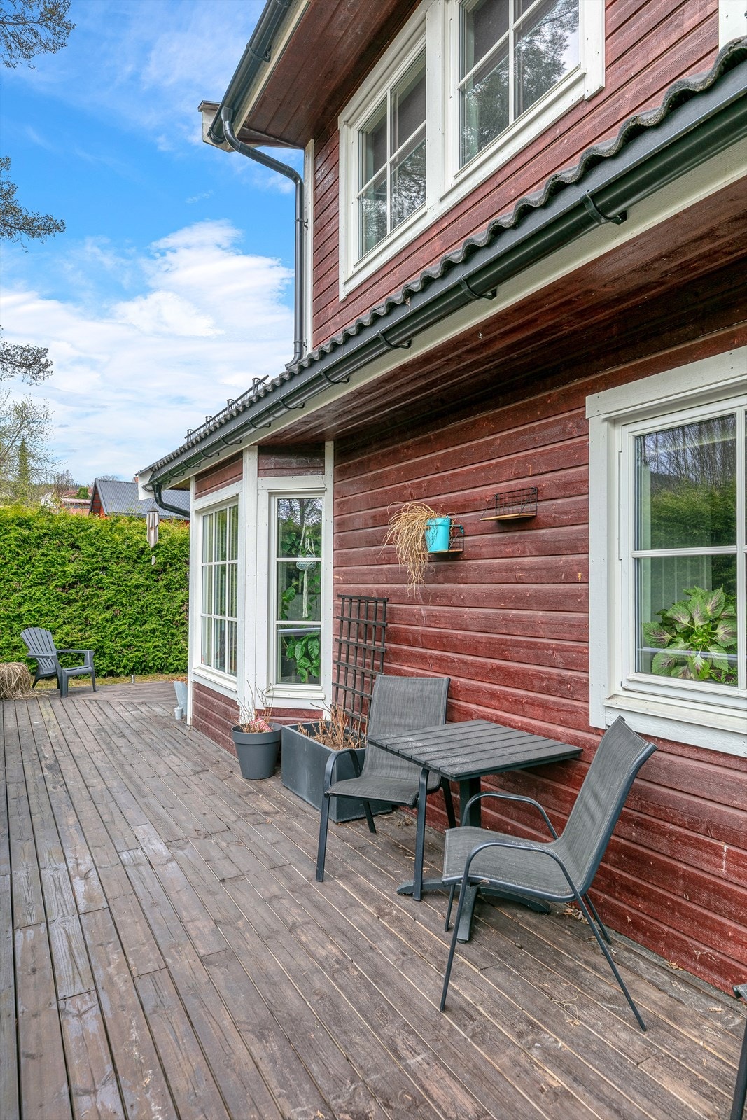 Her er det koselig å nyte en kaffekopp i sola Galleribilde