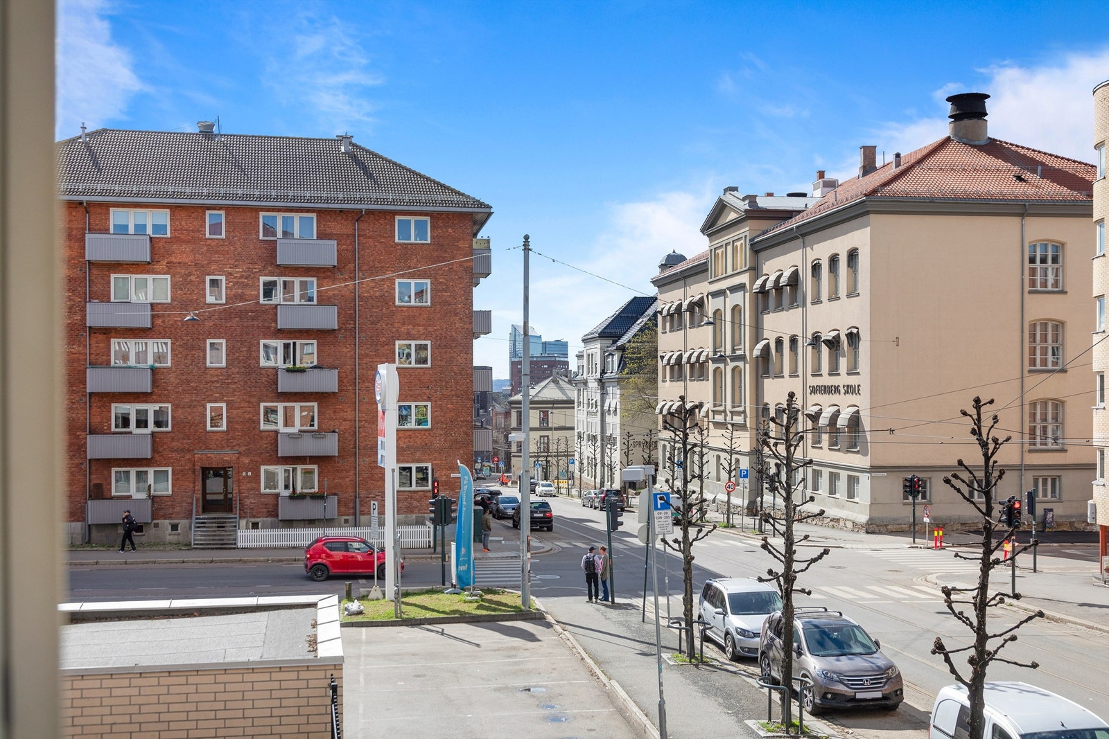 Leiligheten ligger rett ved Sofienberg Skole Galleribilde