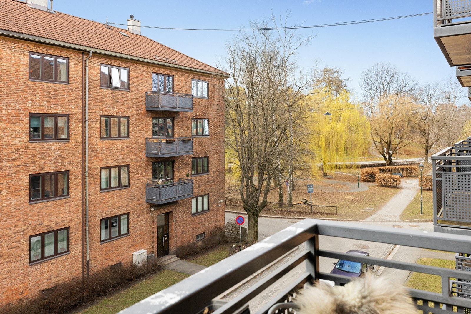 - Balkongen måler ca. 4kvm med plass til diverse utemøblement - Galleribilde