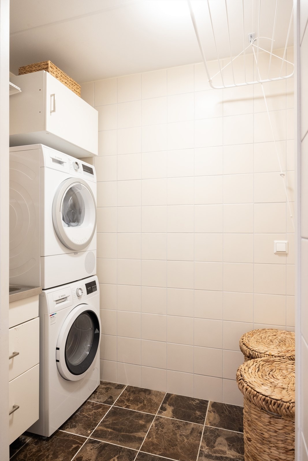 - Opplegg for vaskemaskin og tørketrommel. Elektrisk ventilasjon - Galleribilde