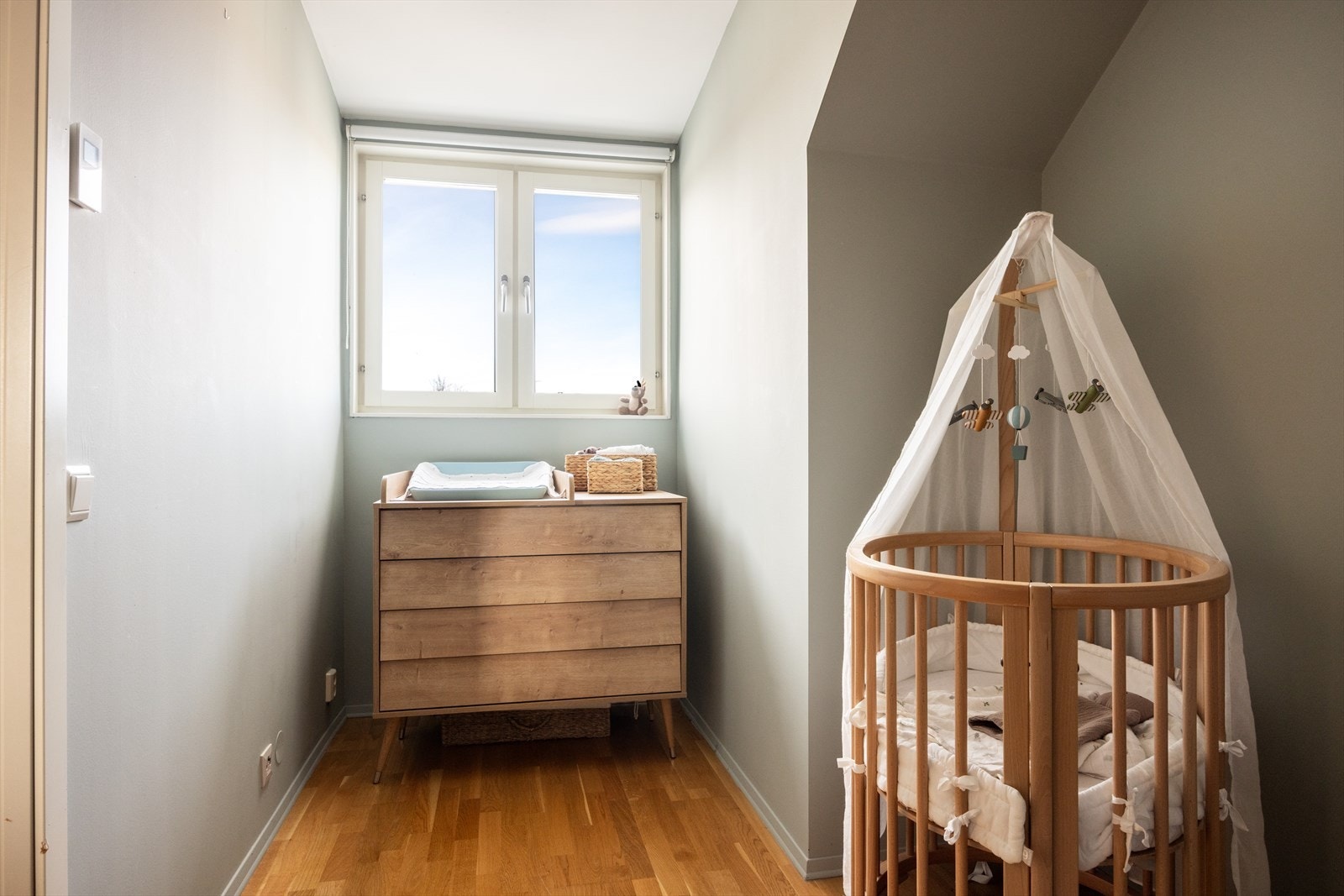 - Soverom to har plass til seng og garderobeløsing, og passer utmerket som barnerom eller gjesterom - Galleribilde