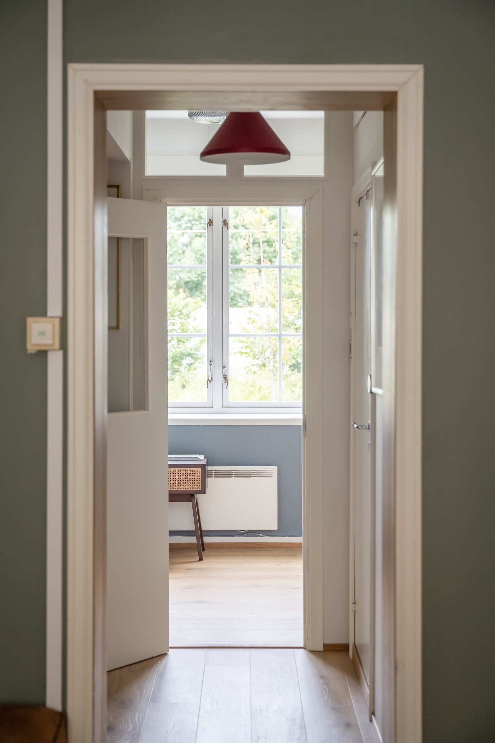 Soverommet har inngang via kontordel/walkin closet. Galleribilde