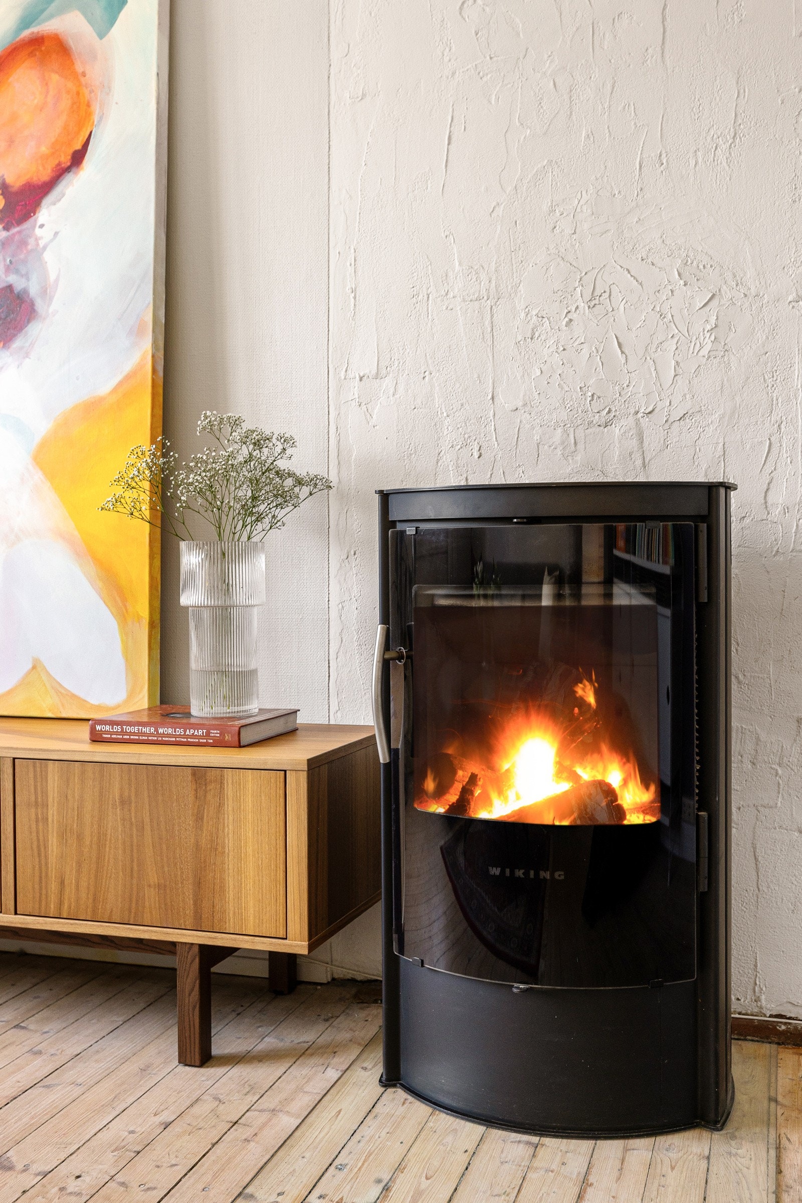 - Peisen gir godt med varme på kjølige dager - Galleribilde