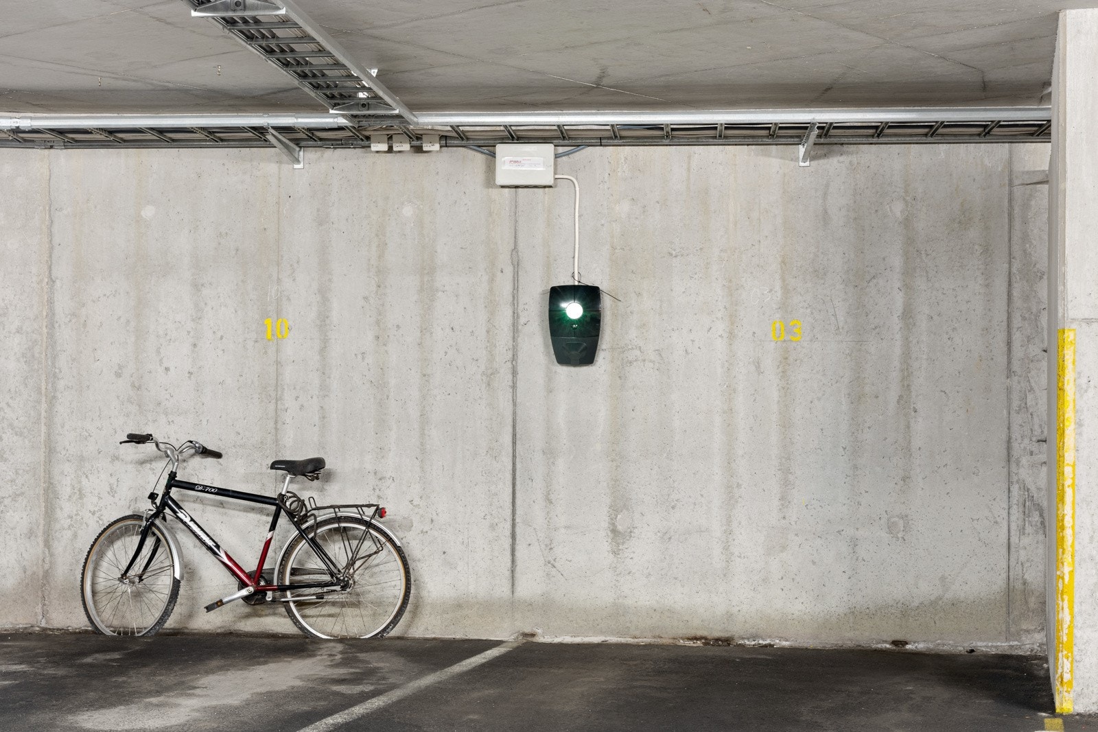 Med i handelen følger fast garasjeplass med egen elbillader i felles garasjeanlegg. Galleribilde