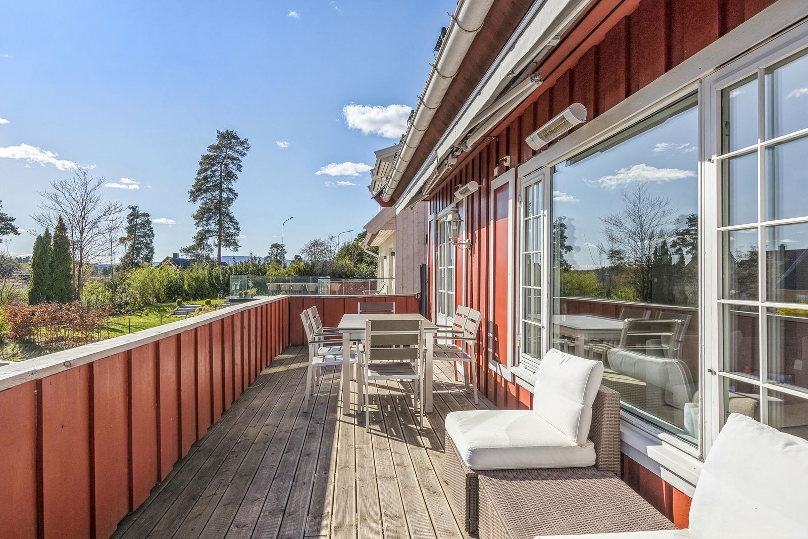 Balkong ut fra stuen. Galleribilde