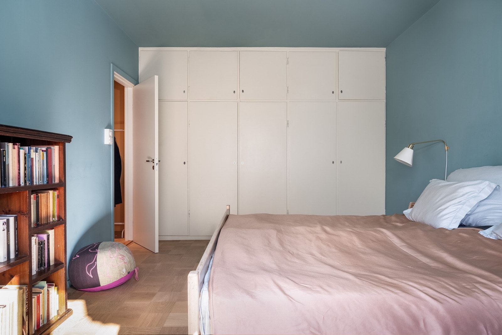 Spesialtilpasset garderobe. Galleribilde