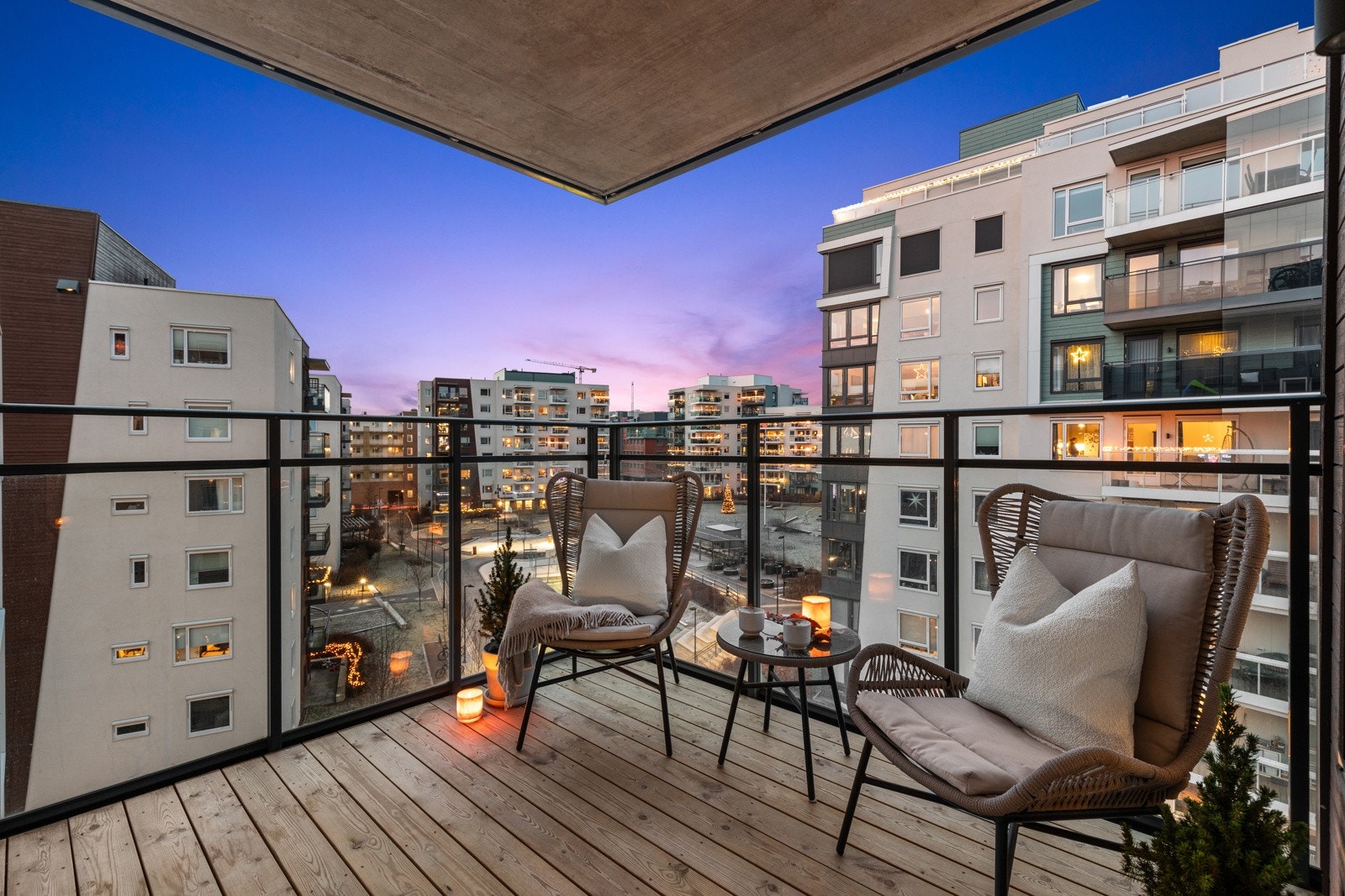 Velkommen til Lørenveien 64A, presentert av Schala & Partners avd. Bjørvika / Gamle Oslo ved Linus Juell, tlf. 98 64 77 21. Galleribilde