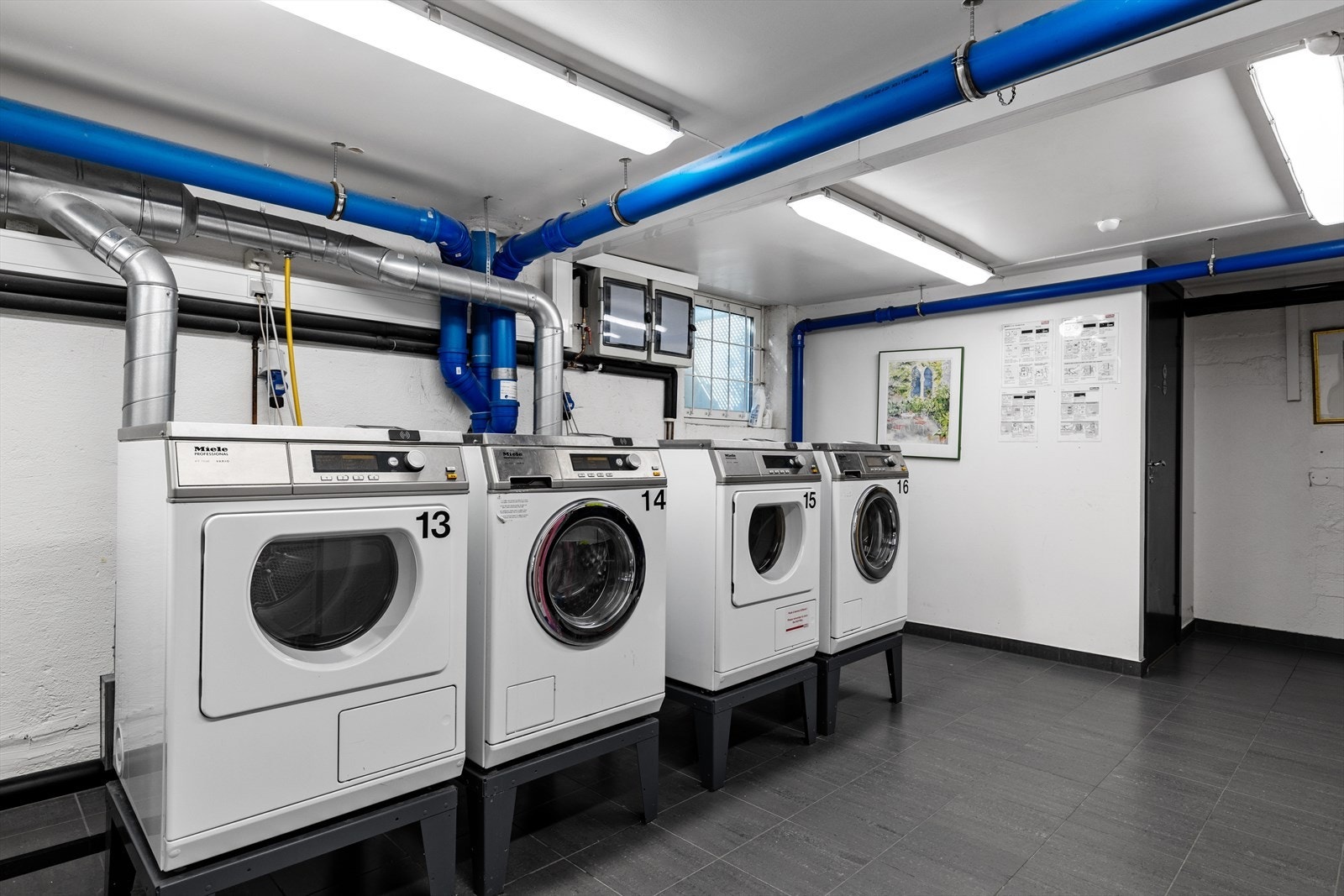 Fellesvaskeri. Galleribilde