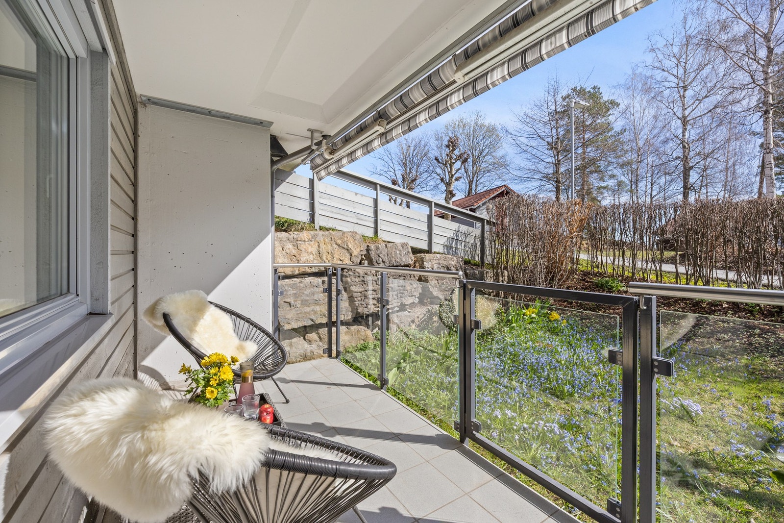 Fra kjøkkenet er det også utgang til en flott balkong. Galleribilde