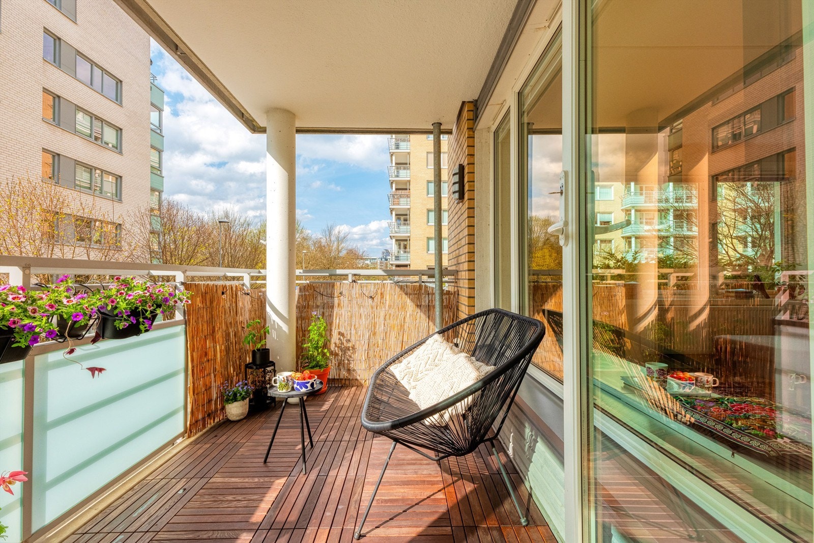 Her bor du tilbaketrukket i et trivelig nabolag rett ved idylliske Akerselva i naturskjønne omgivelser. Galleribilde