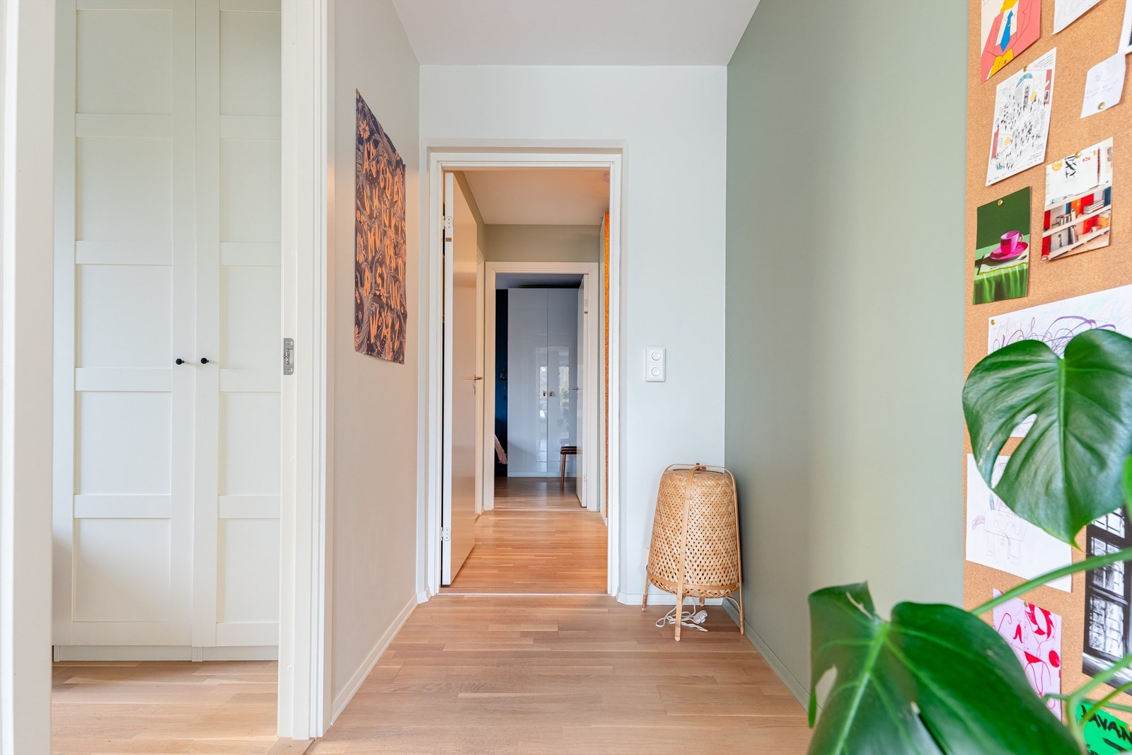 Inngang til soverom 3 fra stuen. Galleribilde