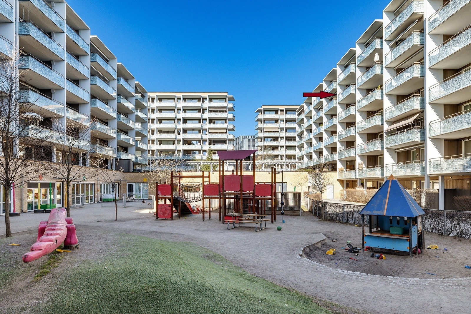 Blokken har god intern beliggenhet på sameiets tomt Galleribilde