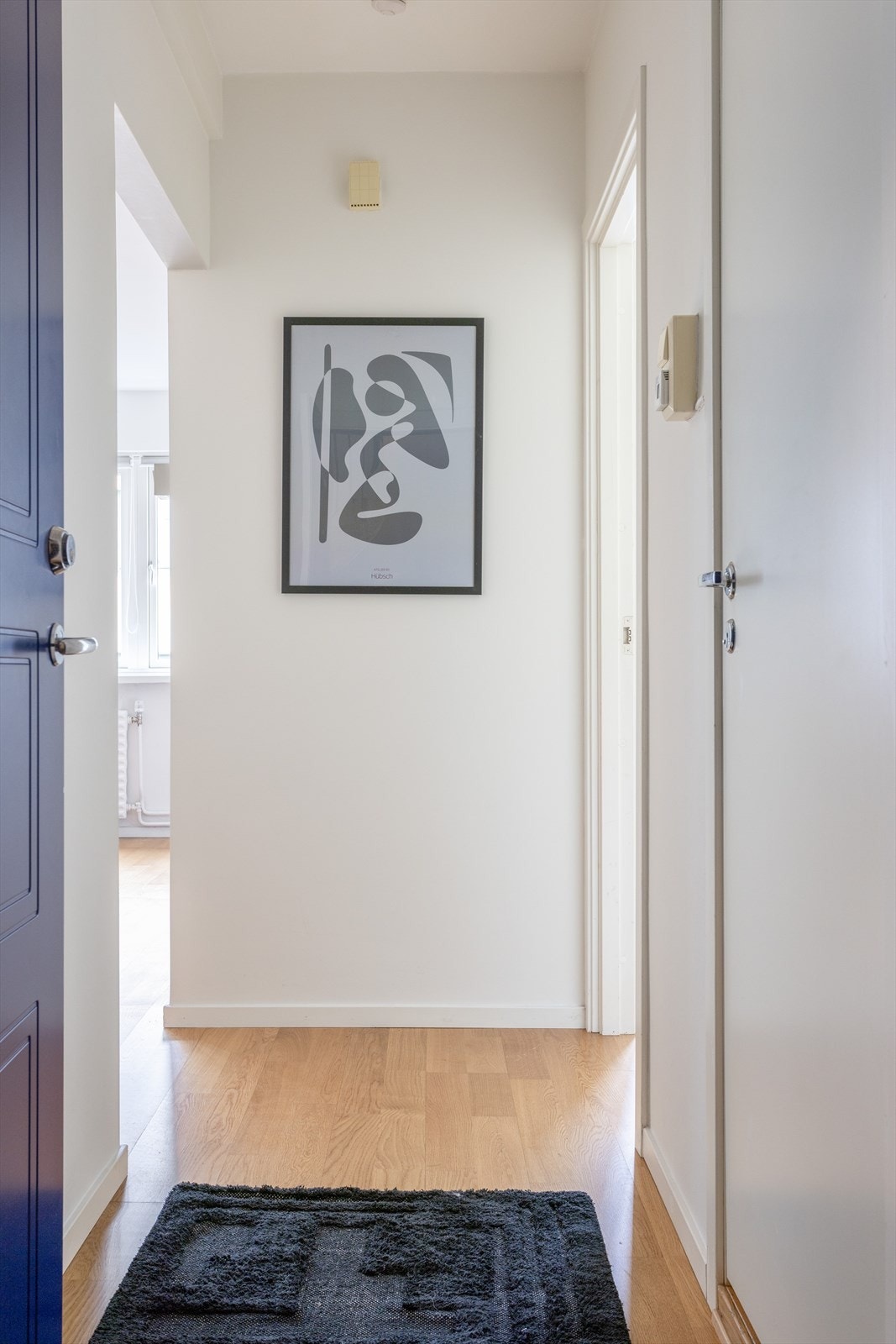 En innbydende og lys entré ønsker deg velkommen inn. Galleribilde