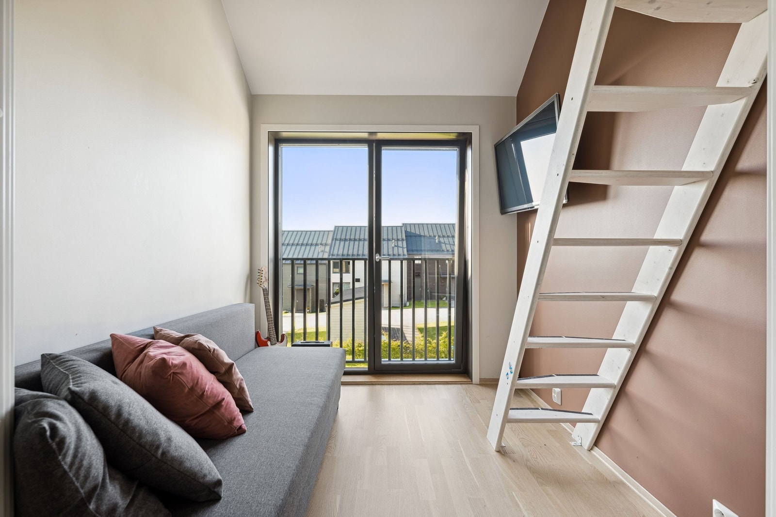 Soverom 4 med hemsløsing og fransk balkong Galleribilde