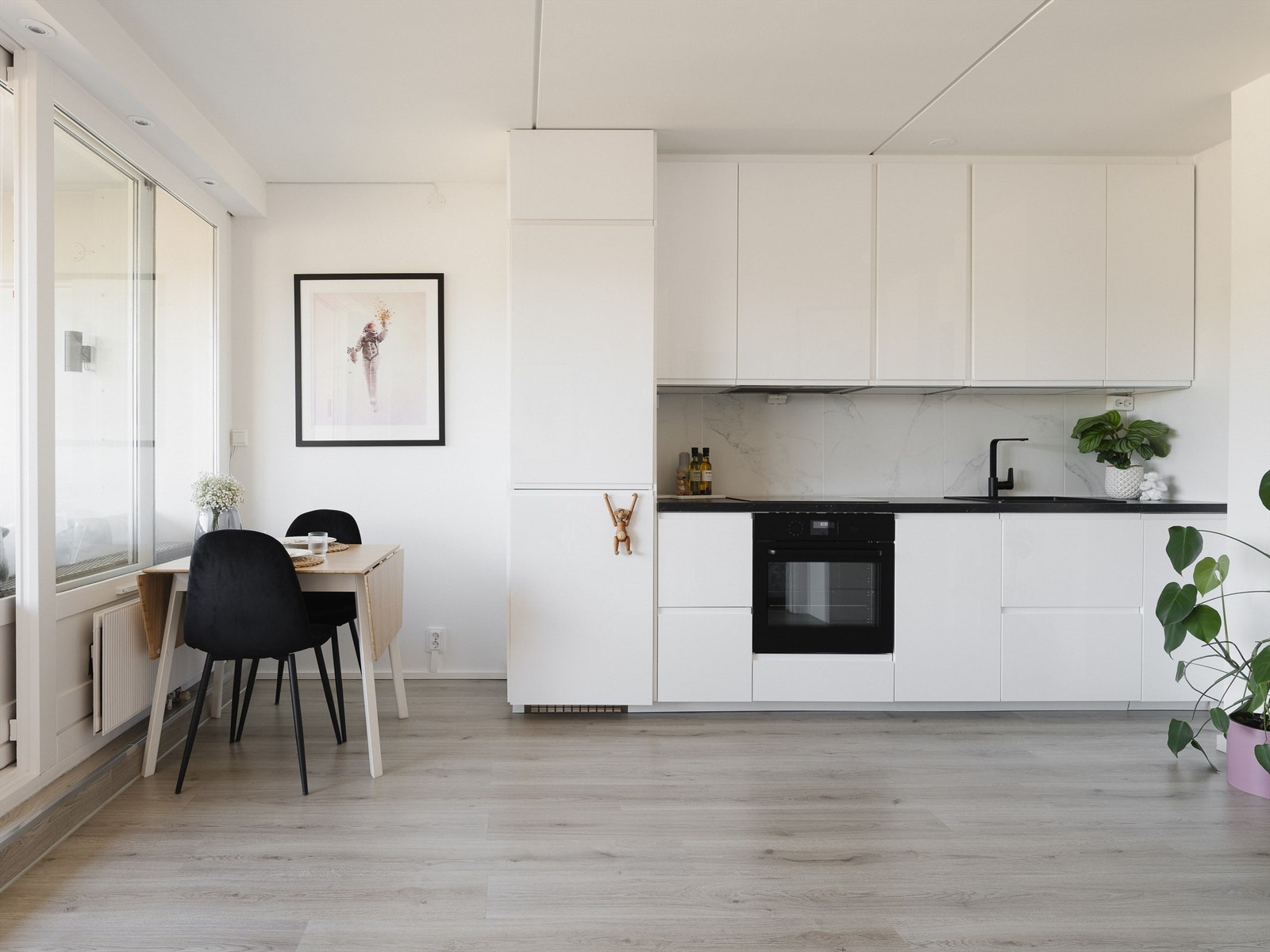 Velkommen til denne vakre leiligheten i Ammerudhellinga 66! Galleribilde