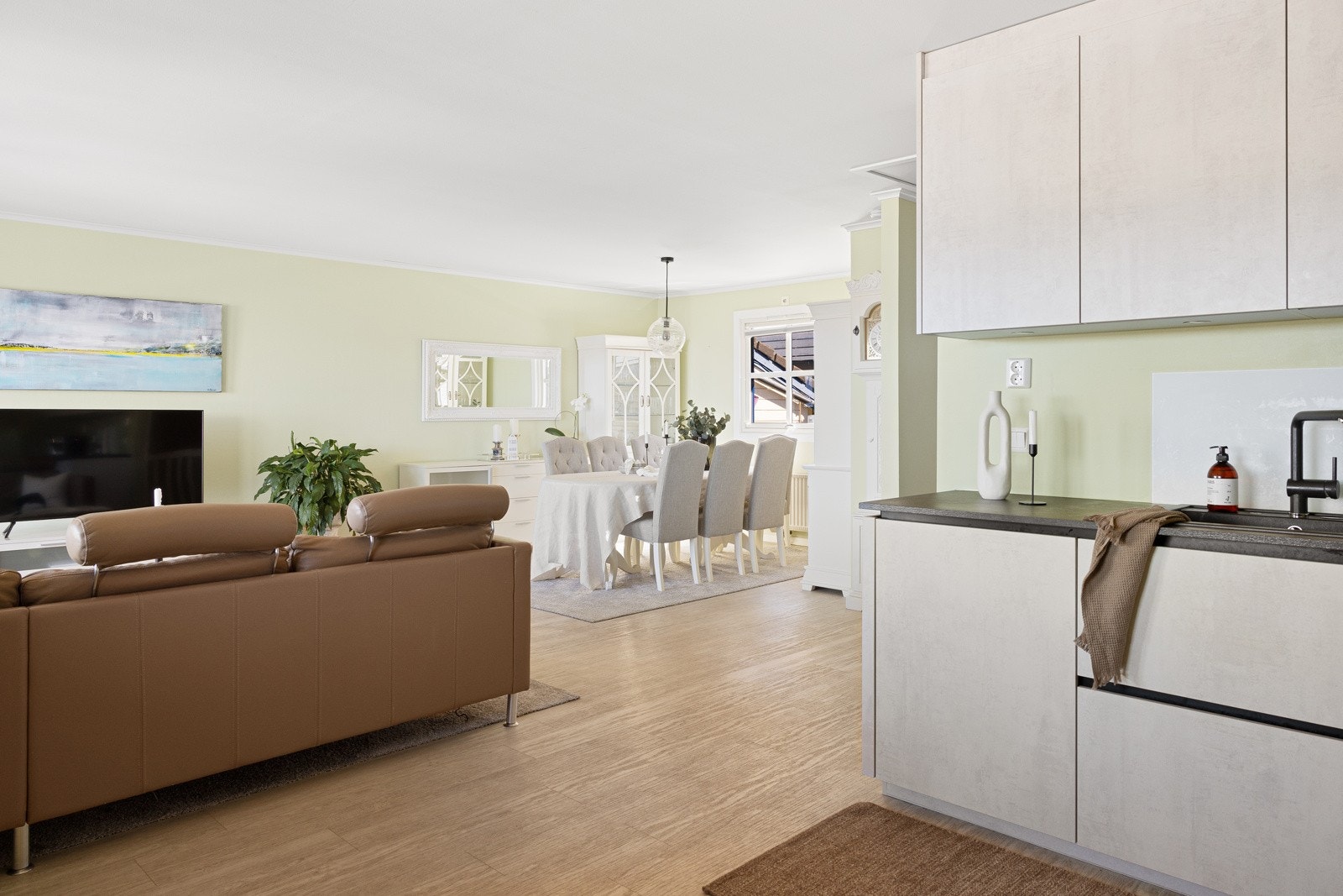 Nye parkettgulv fra 2019. Overflater ble også malt samme år Galleribilde