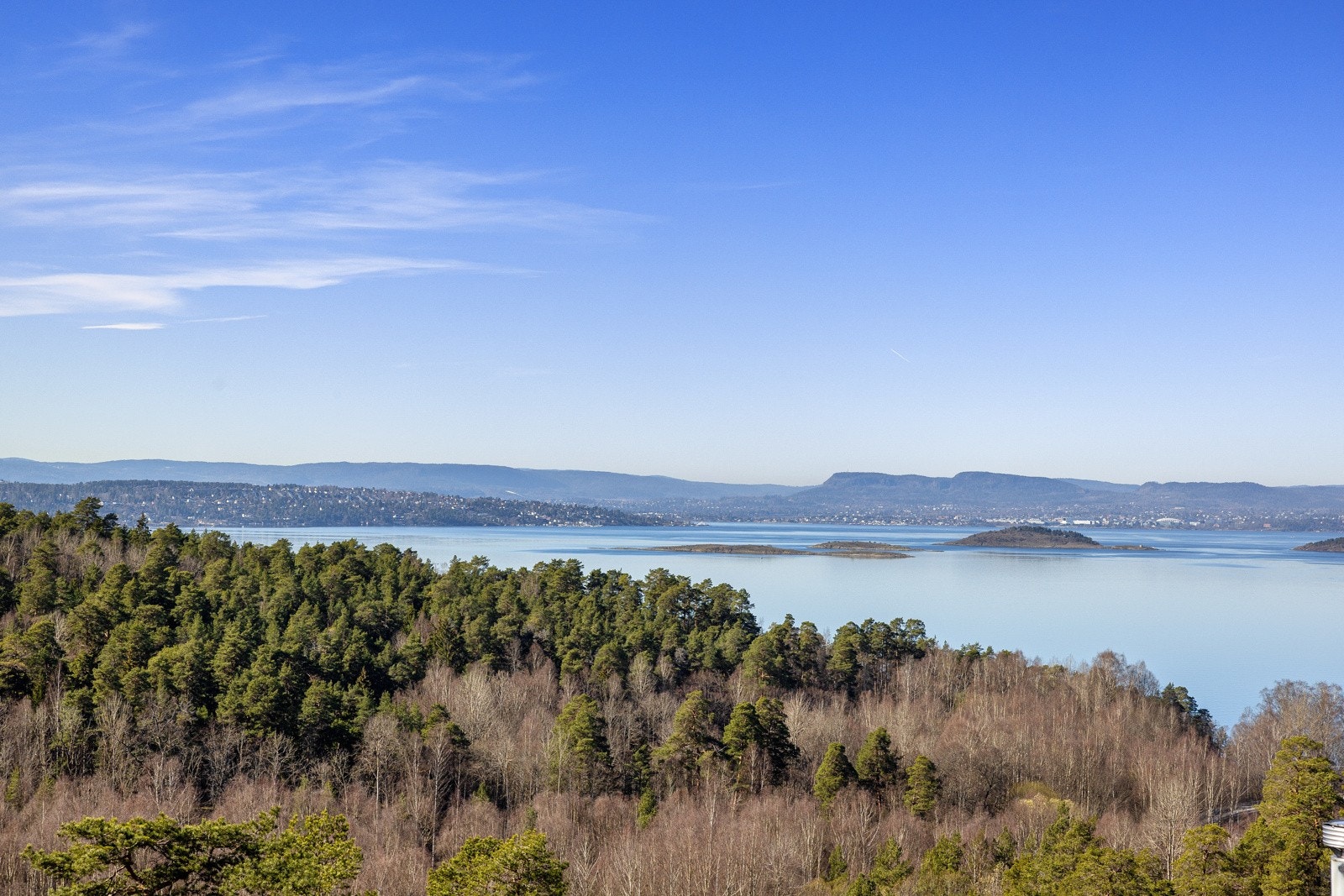 Svært flott rekkehus med panoramautsikt i populært brl - God standard - 3 solrike uteplasser - Garasjeplass m/?lader Galleribilde