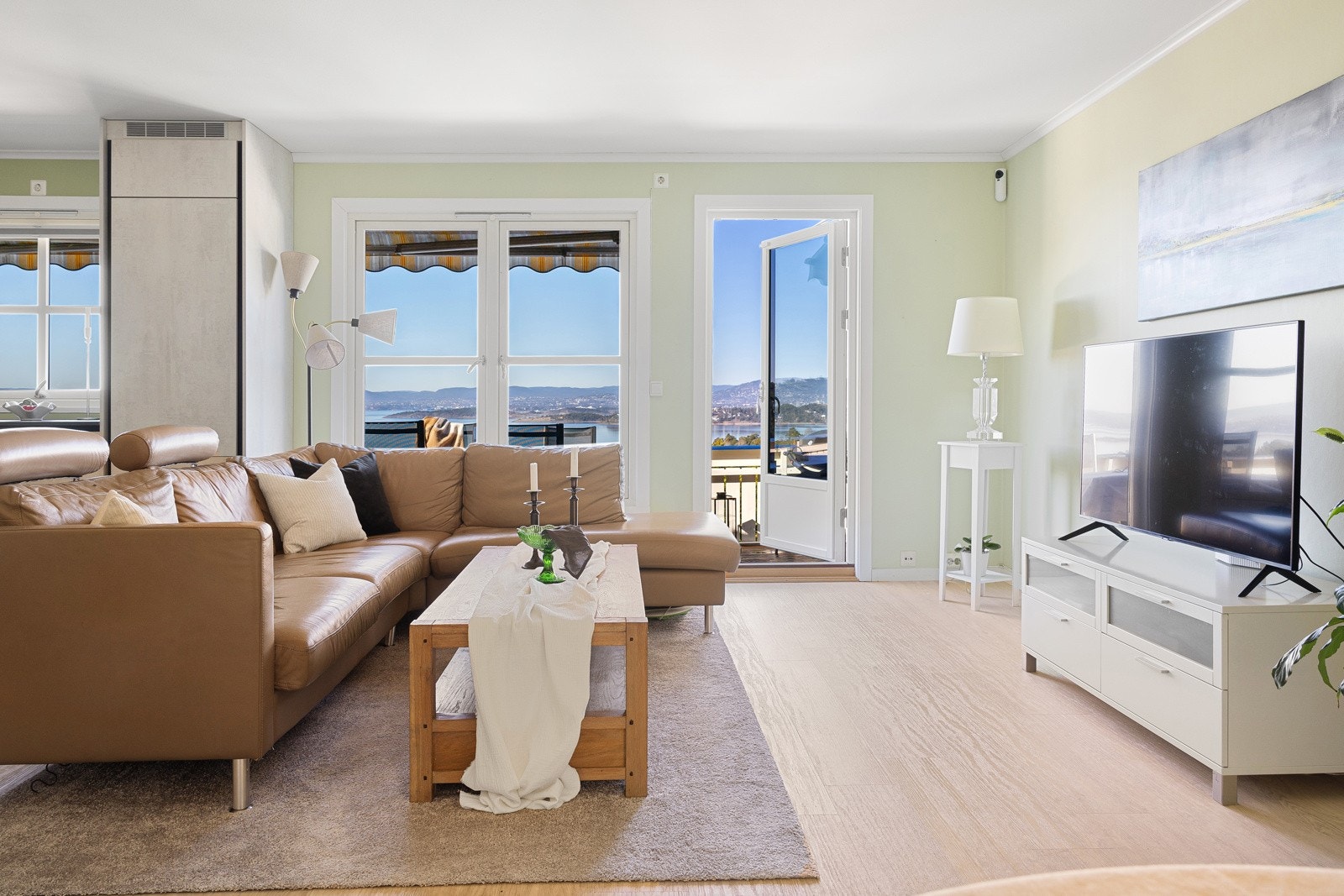 Stuens utforming gjør det til en glede å møblere Galleribilde