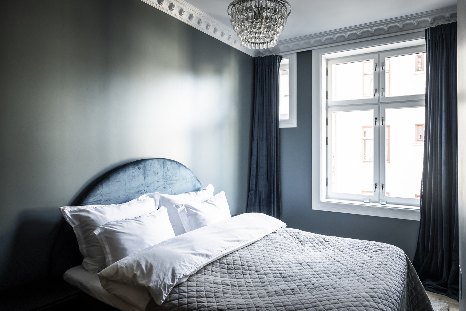 Rommene er holdt i tidsriktige fargetoner Galleribilde