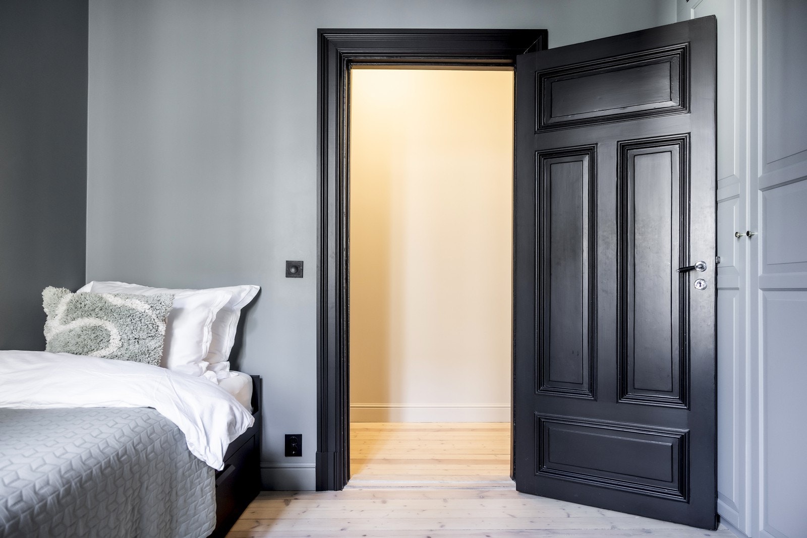 Leiligheten har i dag tre soverom, alle av fine størrelser Galleribilde