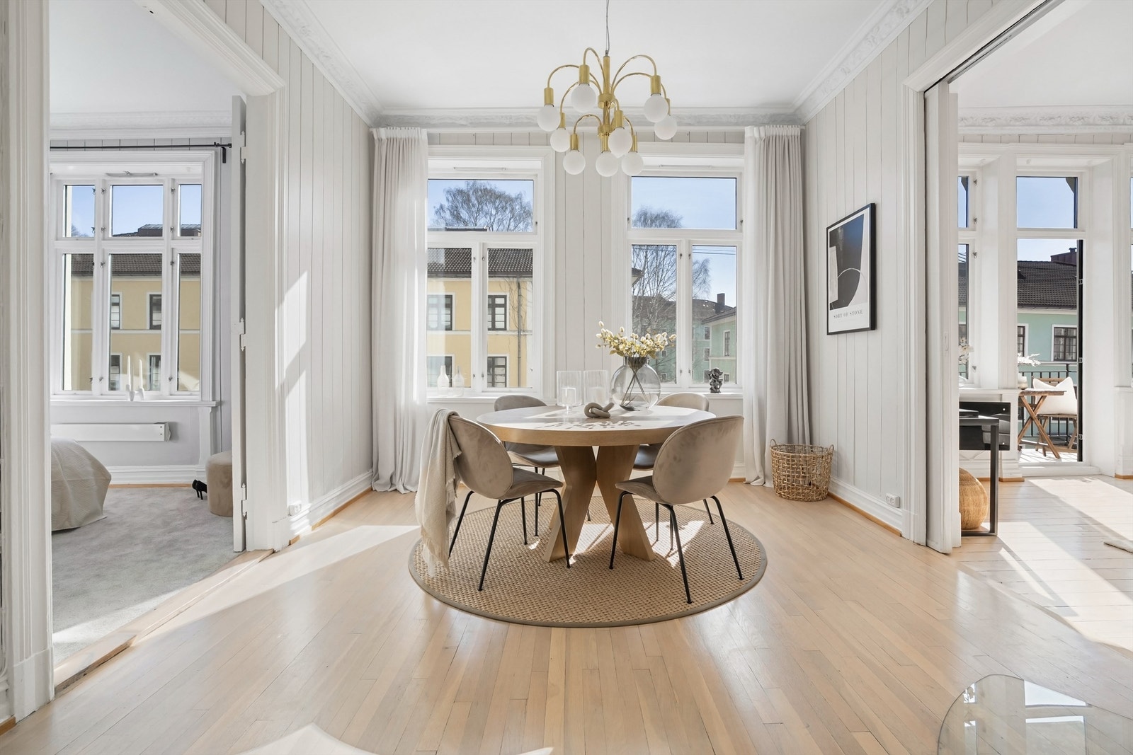 En lekker og klassisk4-roms leilighet med en attraktiv beliggenhet på Frogner. Galleribilde