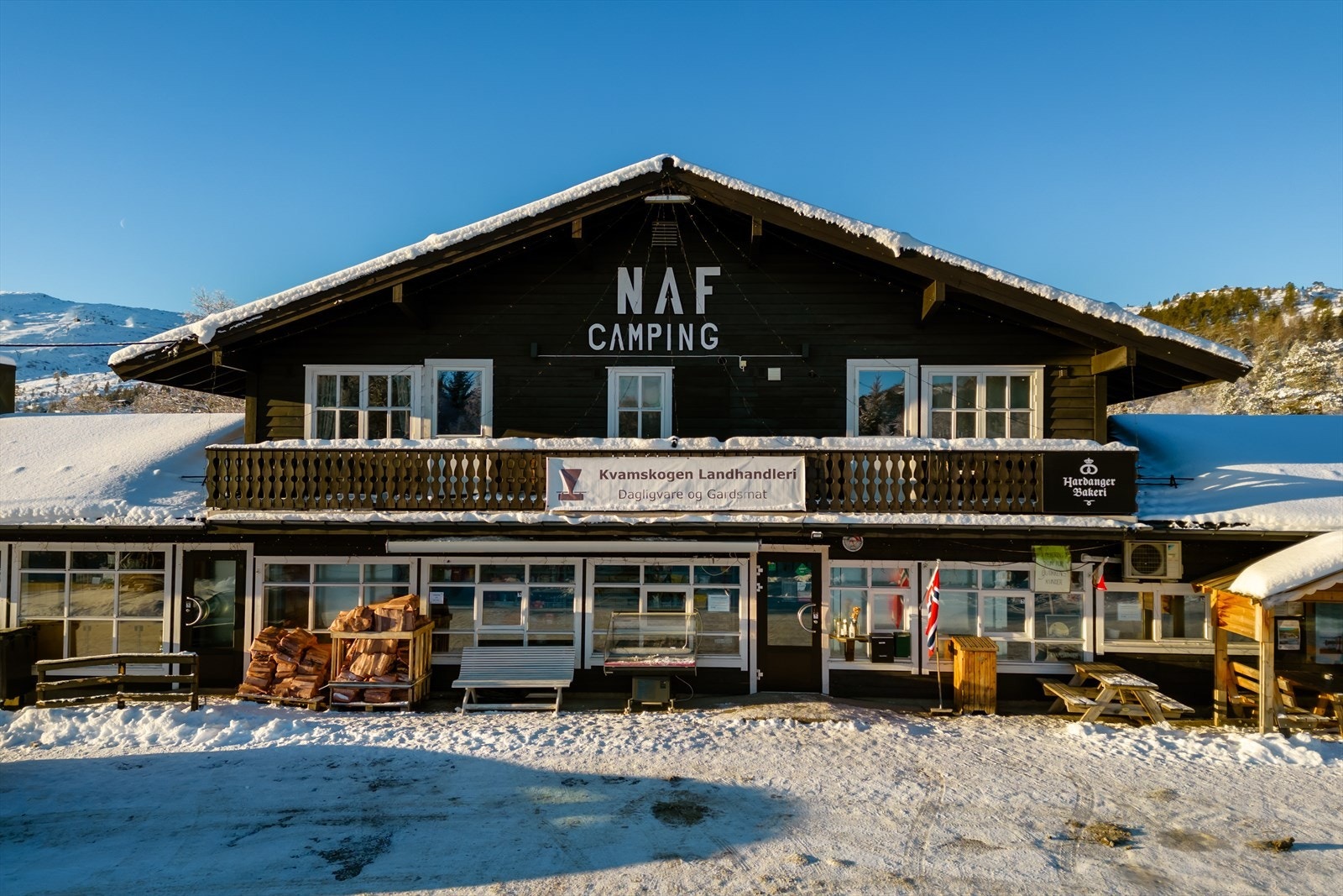 NAF Kvamskogen. Her kan en gjøre unna helgehandelen. Galleribilde