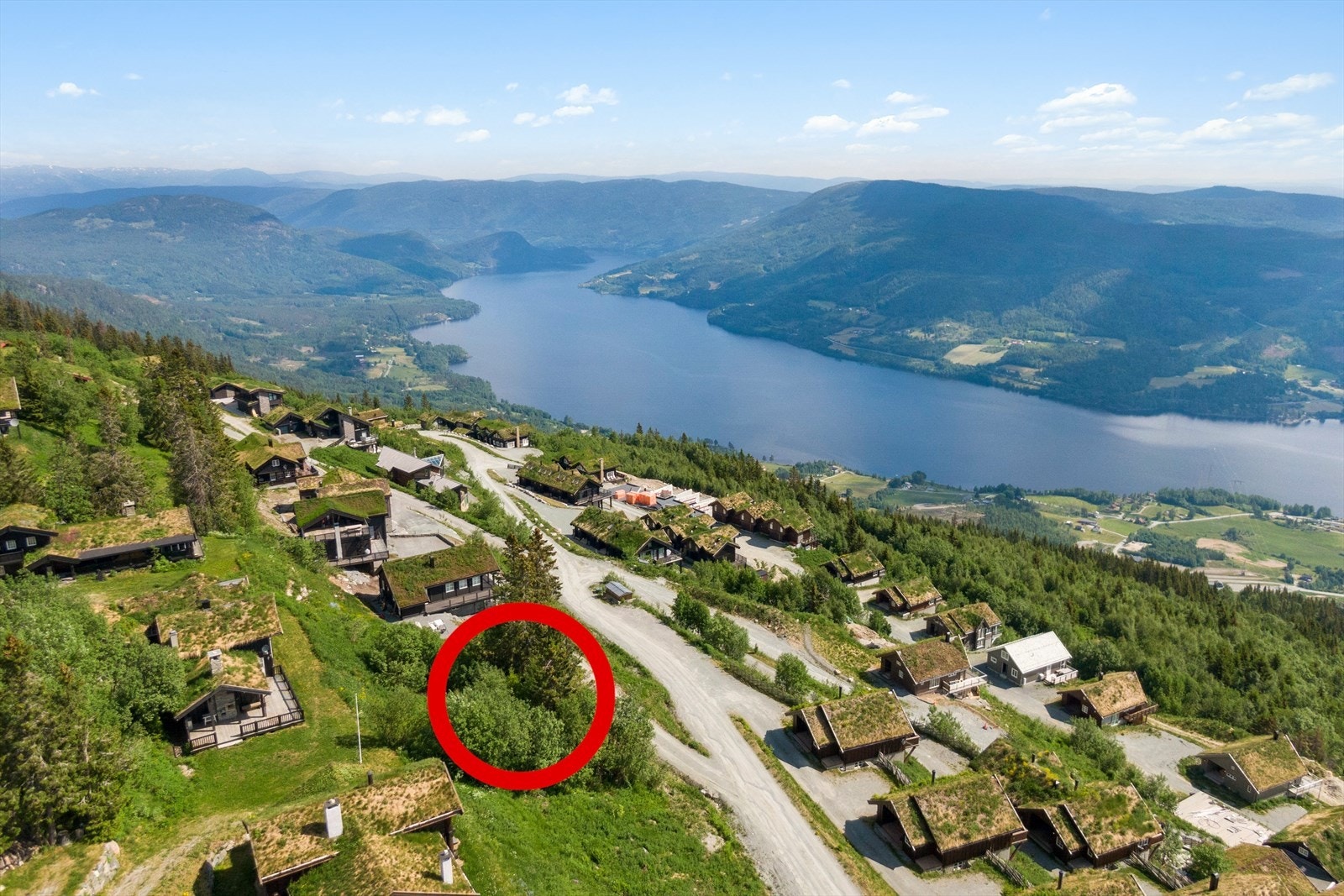 Velkommen til Norefjell Alpingrend 28 og denne fantastiske tomten, beliggende i et meget ettertraktet hytteområde! Galleribilde