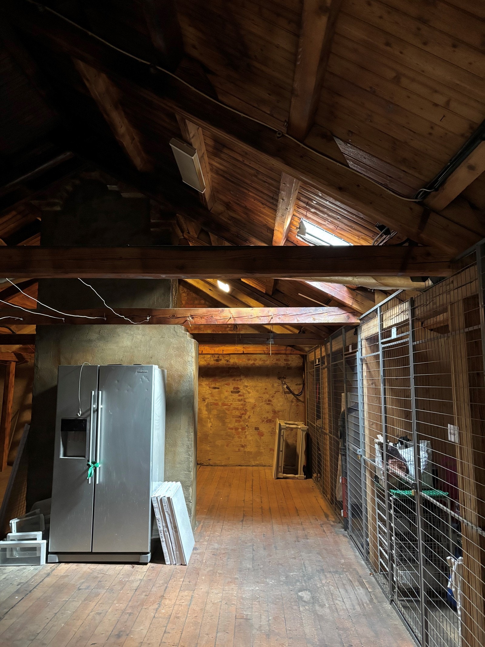 Mulighet for loftsutbygging. Vil være mulighet for å kjøpe arealer direkte overfor leiligheten. Galleribilde