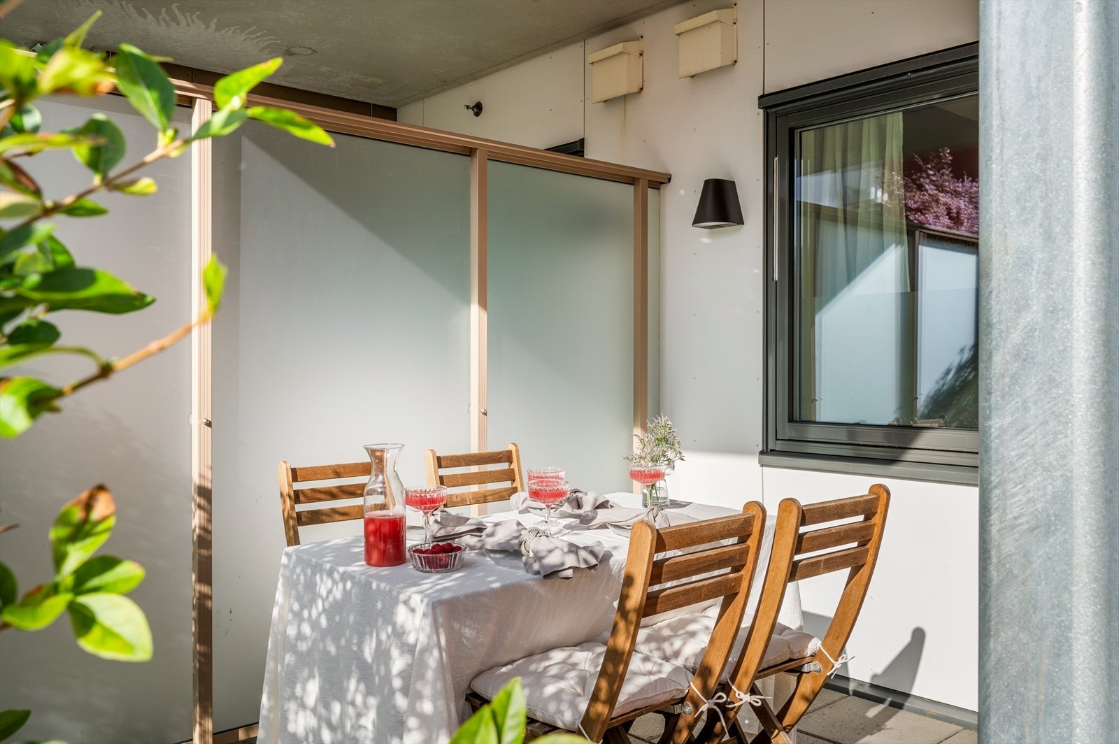 - Hellebelagt platting på ca. 5,7 m² - Galleribilde