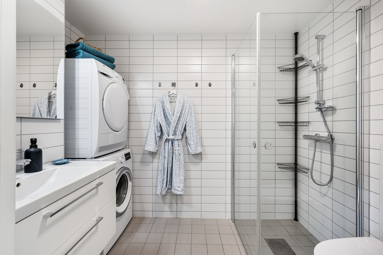 - Lyst, helfliset bad på 3,9 m² - Galleribilde