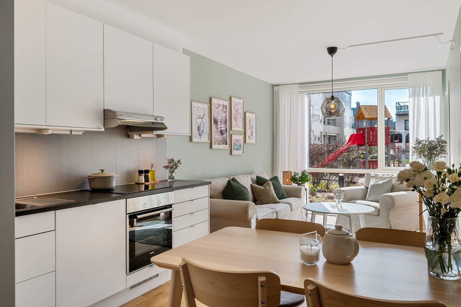 - Innvendig holder leiligheten en gjennomgående god standard med moderne kvaliteter (Ingen tg2 og tg3) - Galleribilde