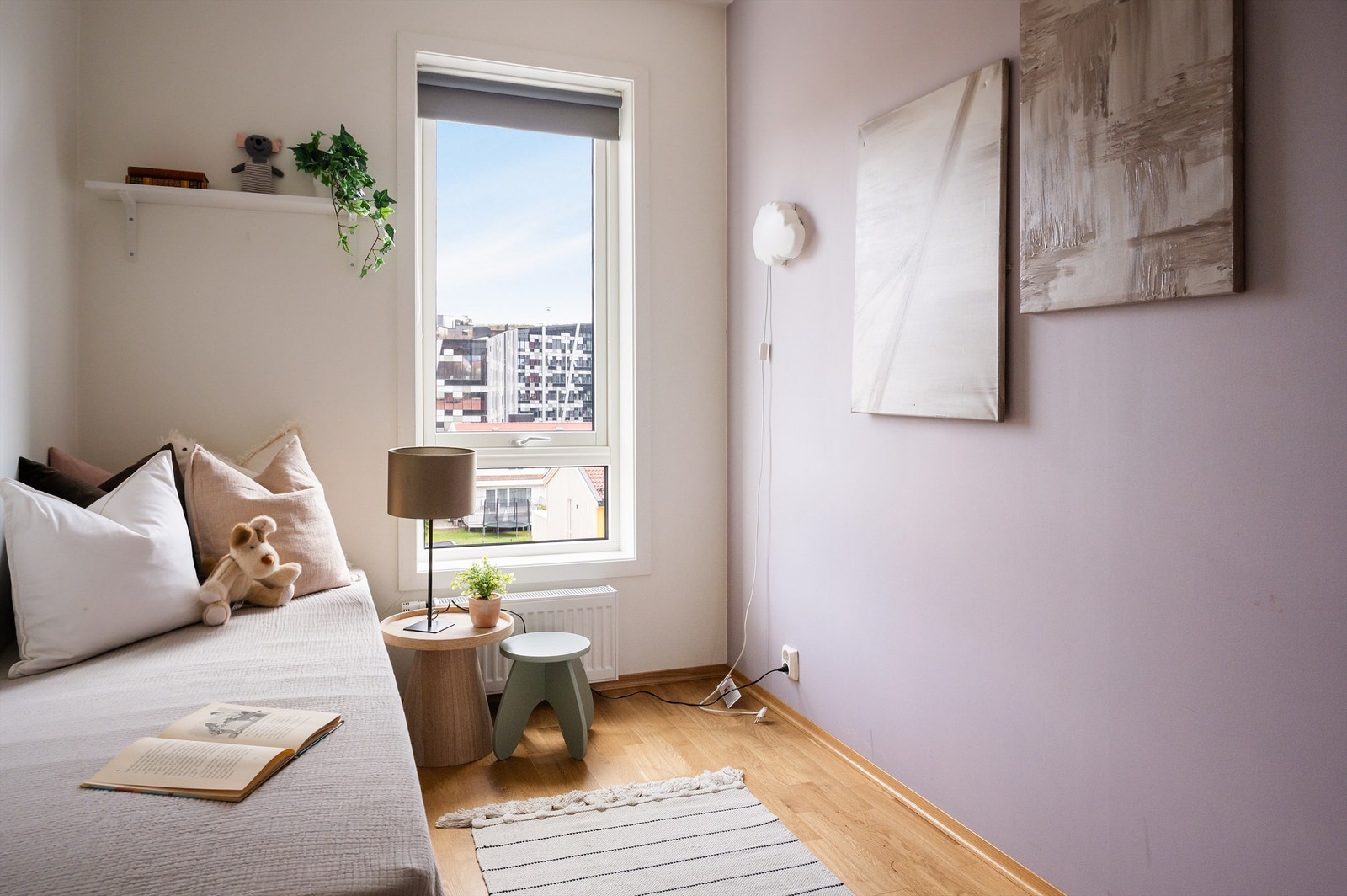 Her er det og plass til dobbeltseng og garderobe. Garderobeskap medfølger Galleribilde