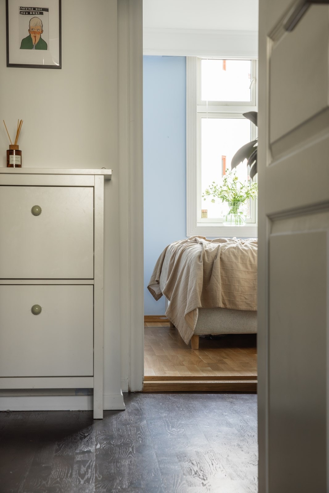 - Tilgang til soverom fra entréen- Galleribilde