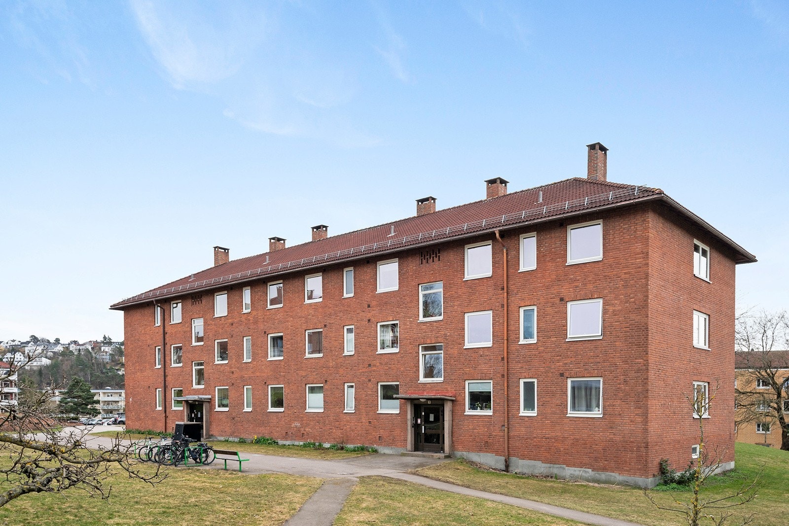 Fasade med inngangsparti Galleribilde