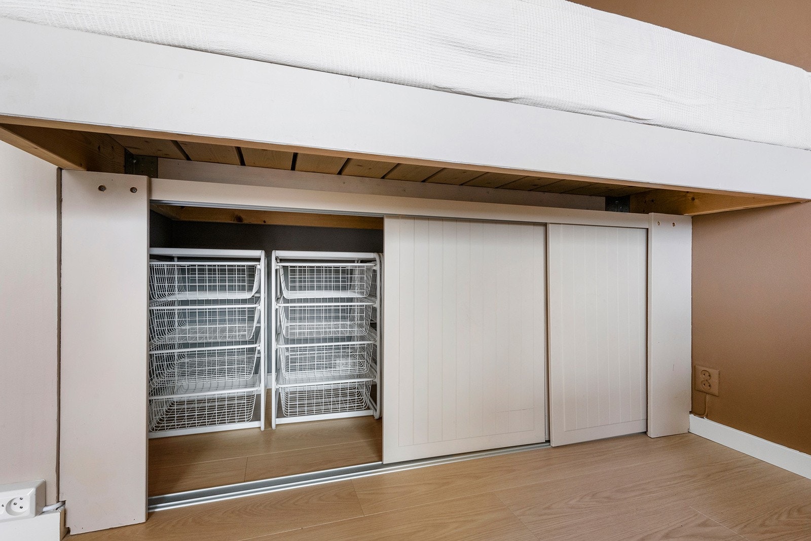 God lagringsplass under sengen Galleribilde