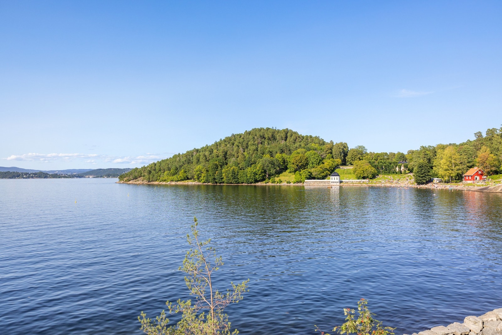 Hvervenbukta en fin sommerdag 2024. Galleribilde