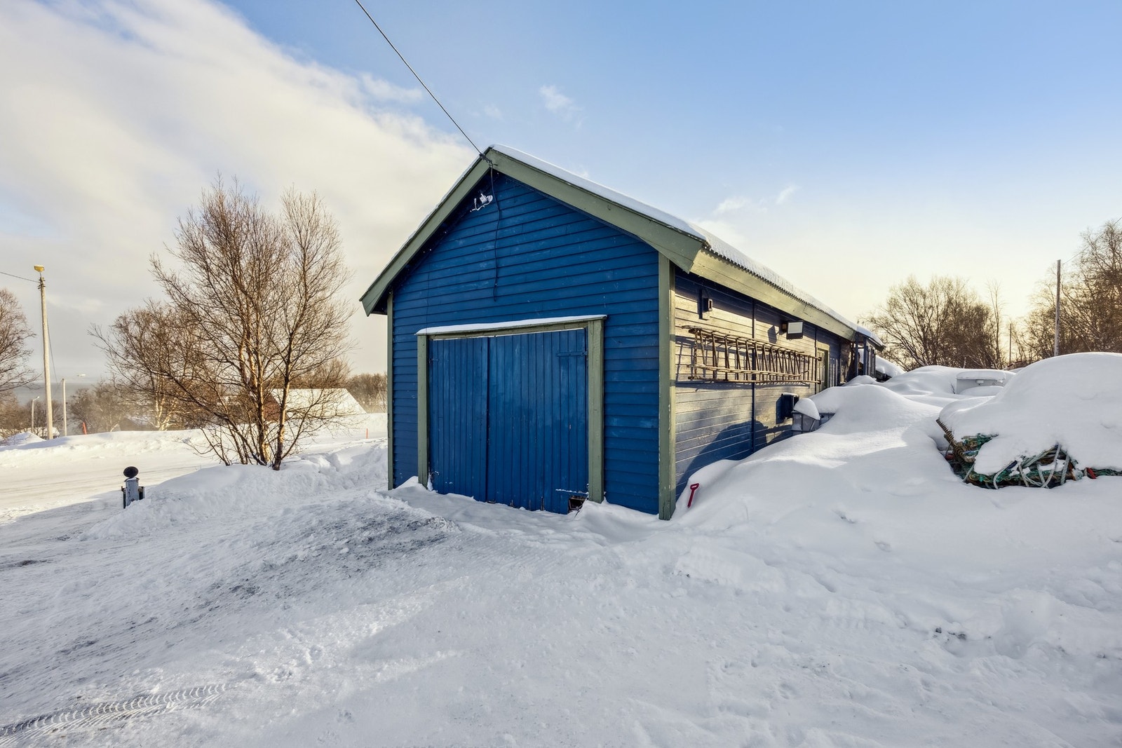 På eiendommen er her også garasje Galleribilde